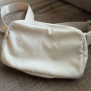 Lululemon Everywhere Belt Bag- White Opal